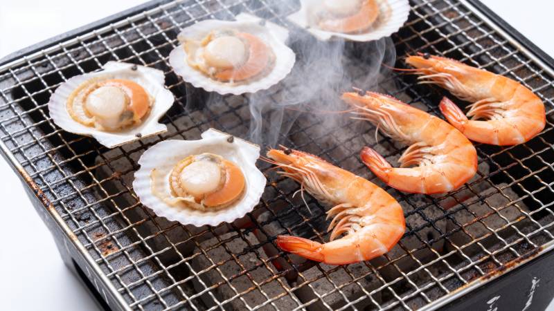 烤虾扇贝飘香图片