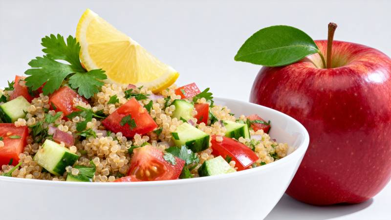 健康沙拉配红苹果图片