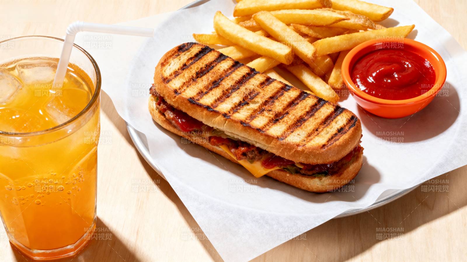 美味三明治配薯条图片