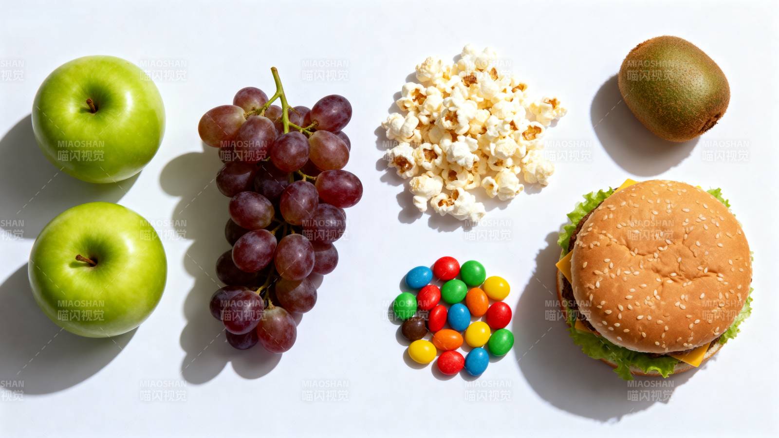 健康与零食对比图片