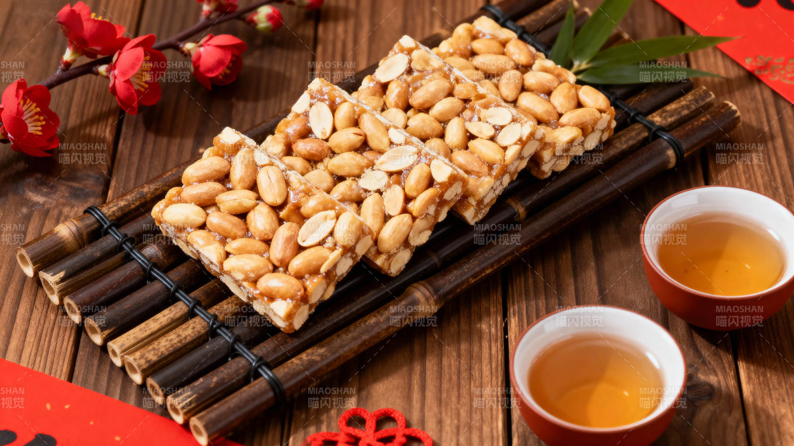 花生糖与茶香相伴图片