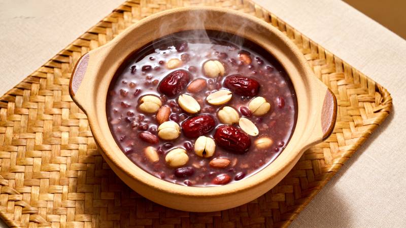 热腾腾的红豆汤图片