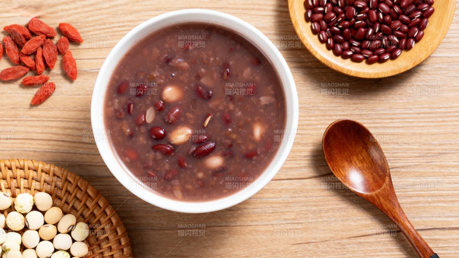 红豆粥配坚果图片