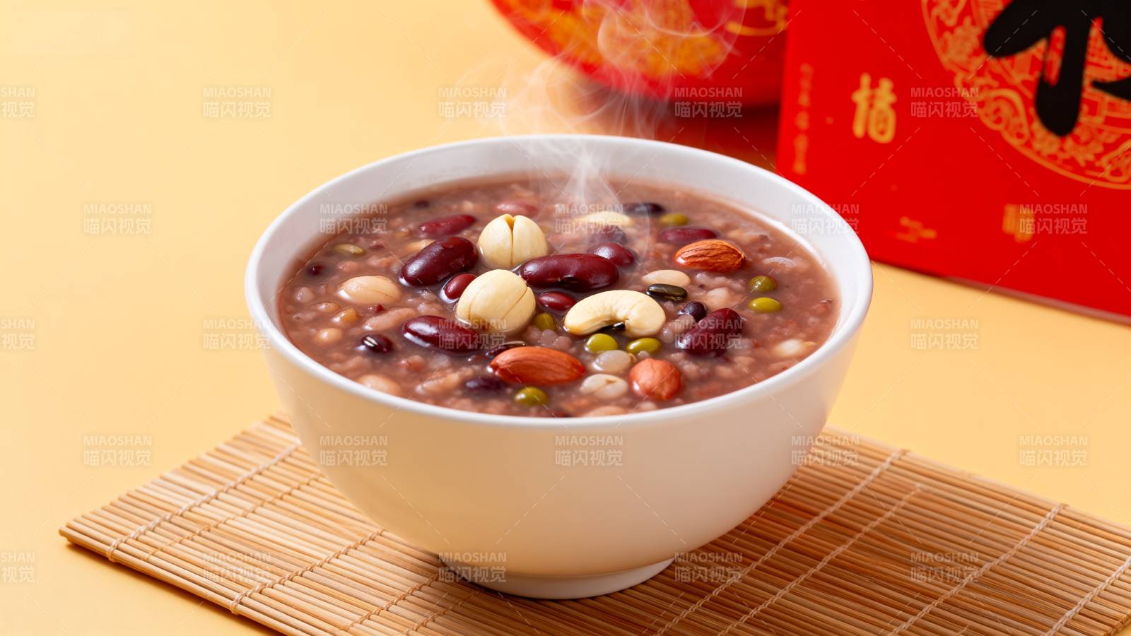 腊八粥热气腾腾图片