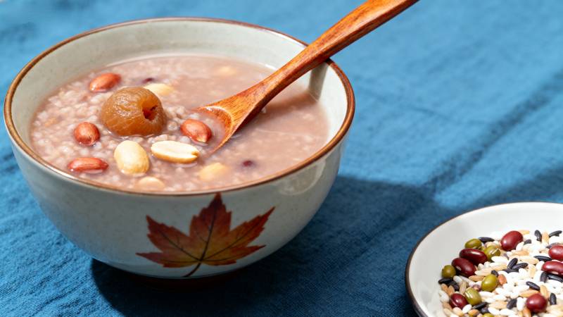 八宝粥配坚果图片