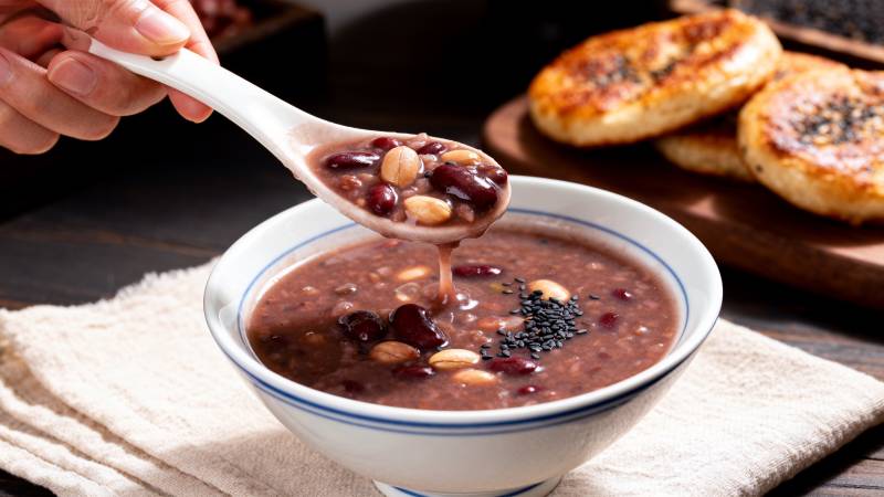 红豆汤配小饼图片