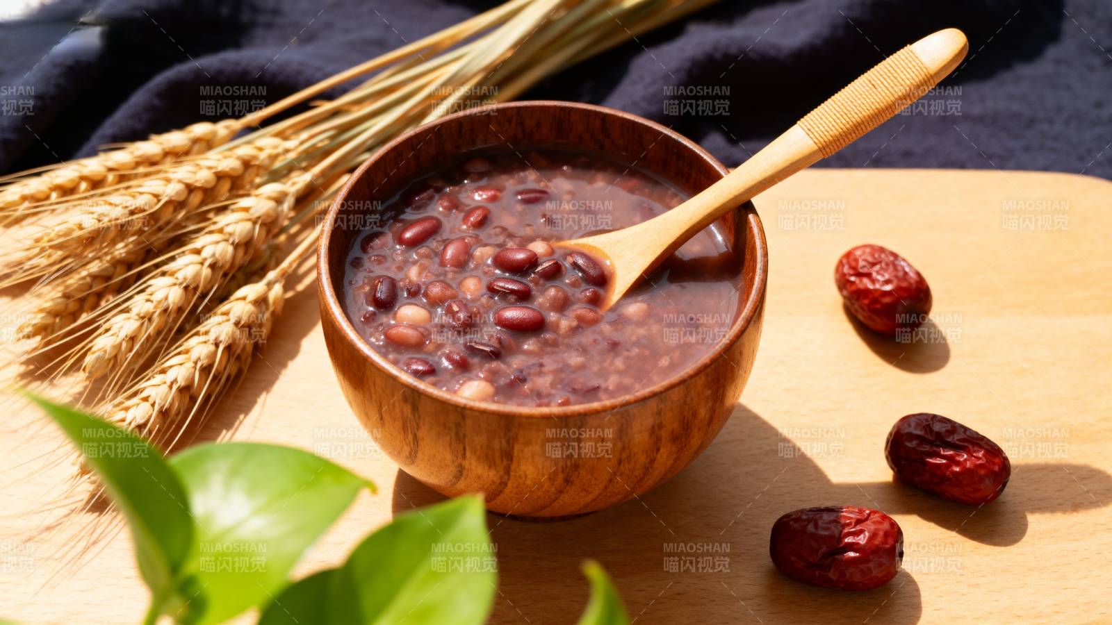红豆粥配红枣图片