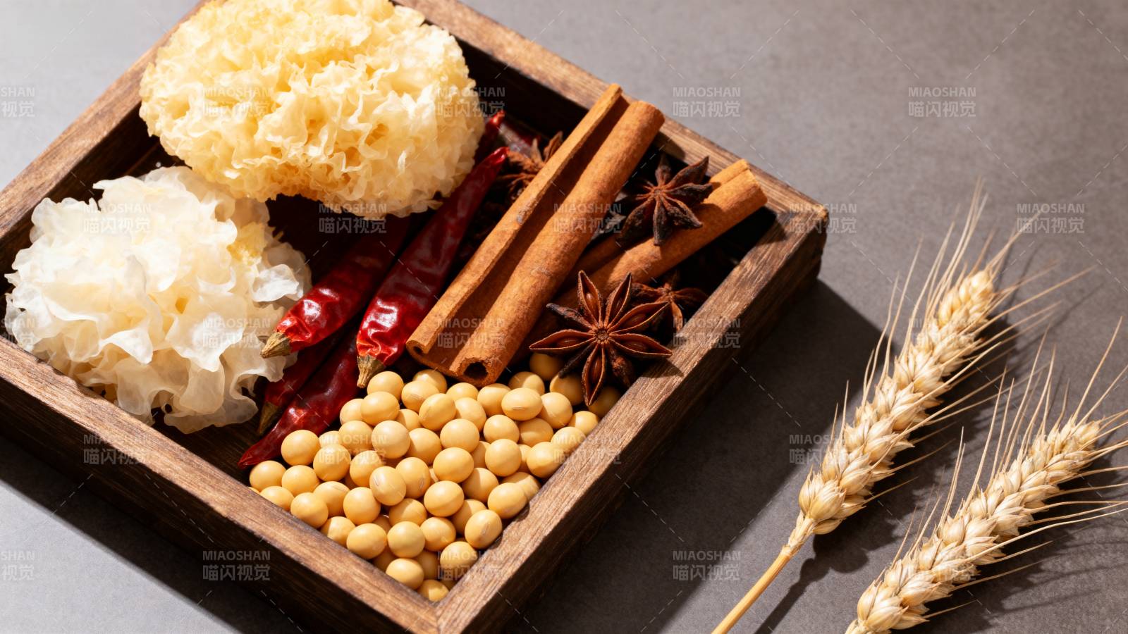 天然食材拼盘图片