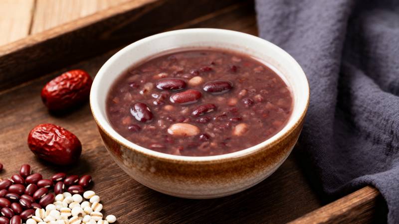 红豆粥配红枣米粒图片