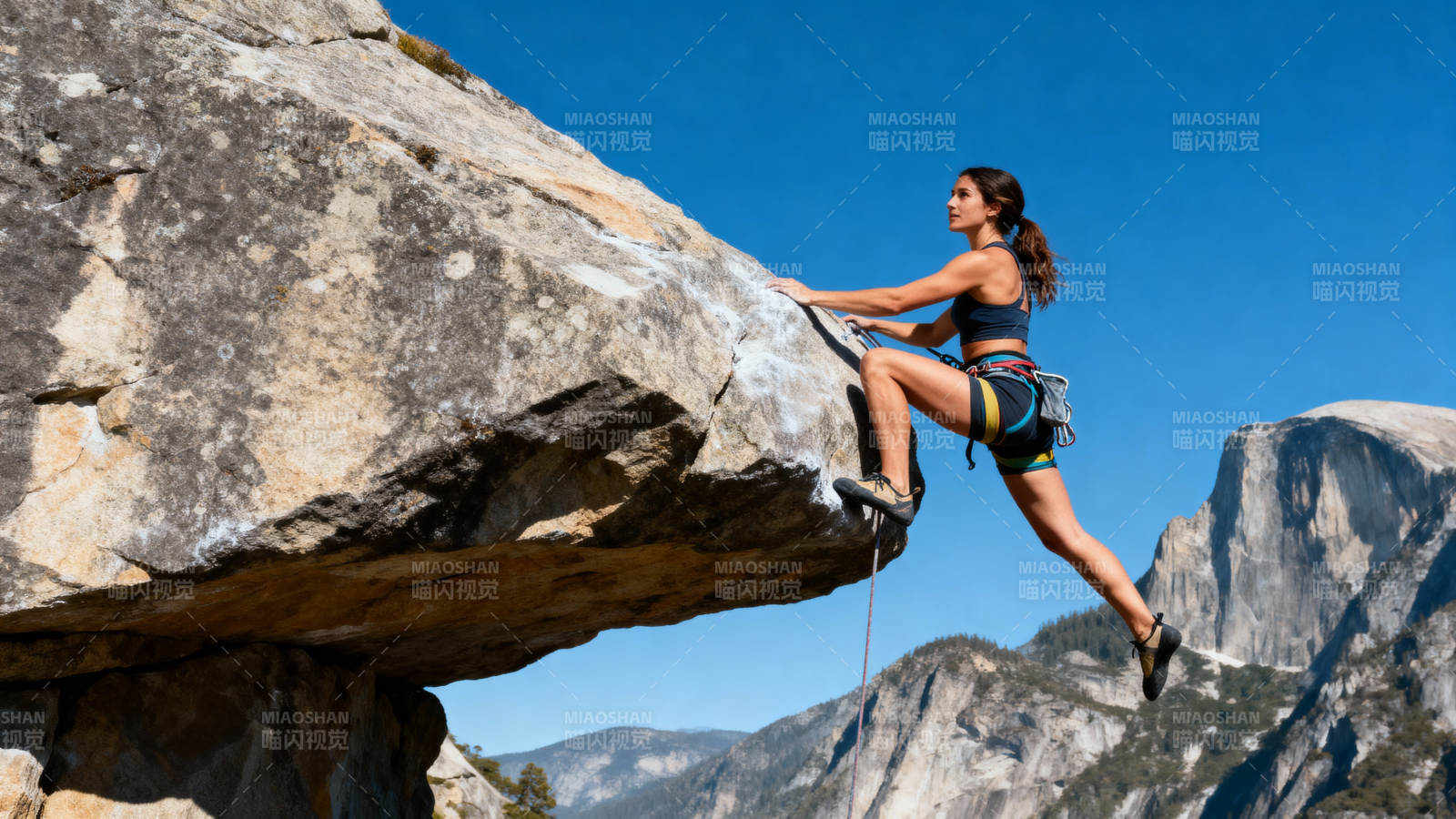 岩壁上的攀登者图片