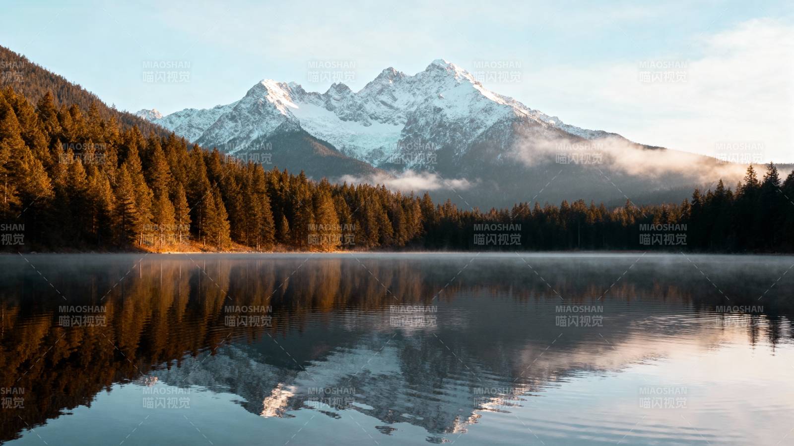 雪山湖光倒影图片