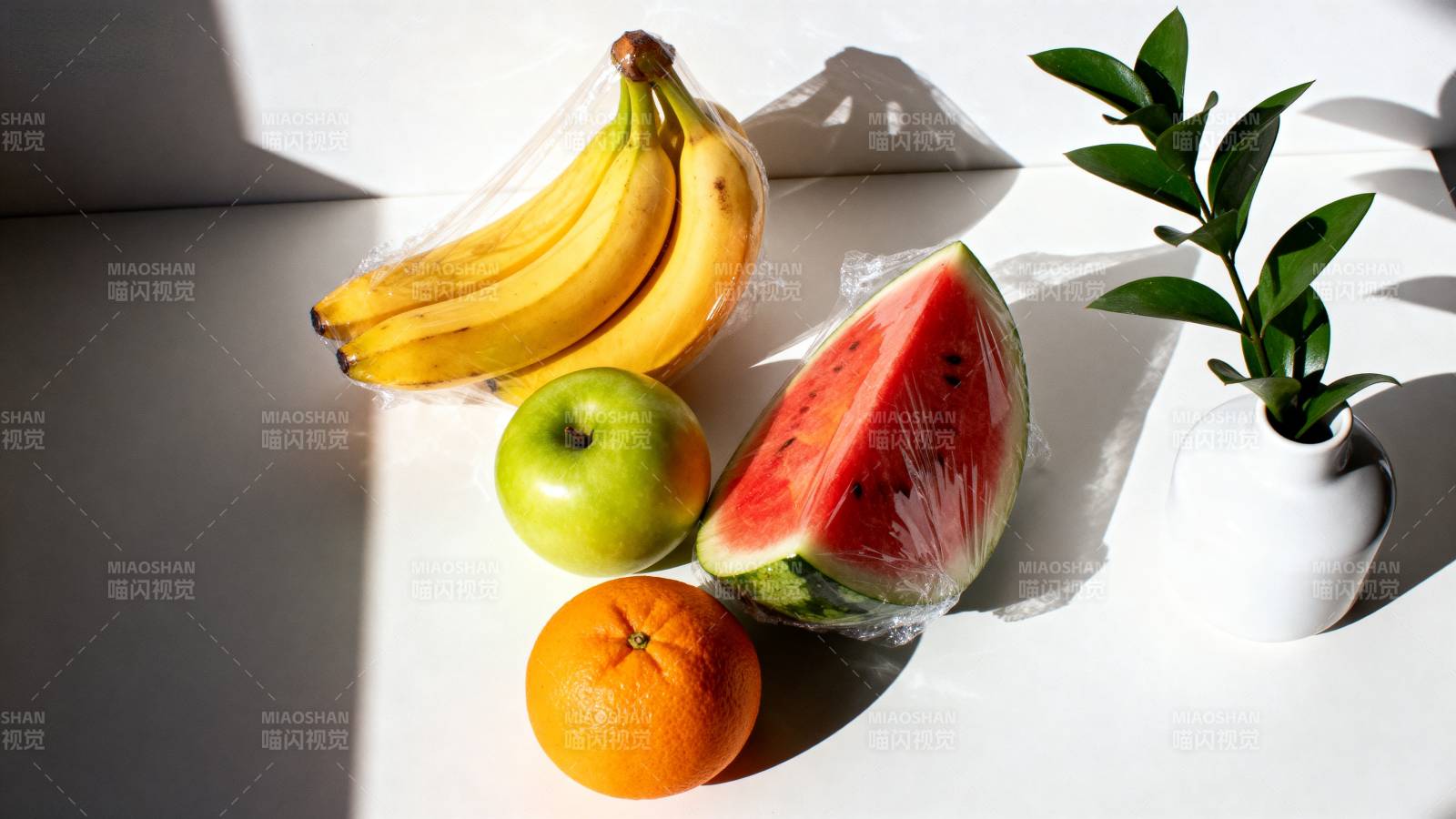 水果与绿植静物图片