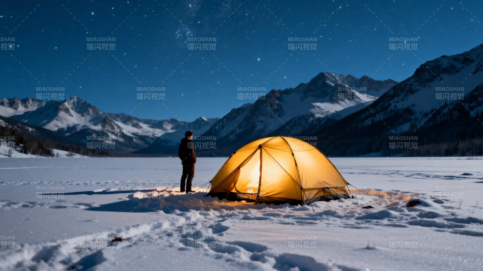 雪夜星空露营图片