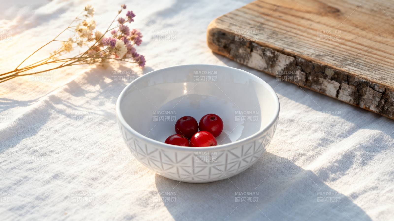 樱桃小碗静物图图片