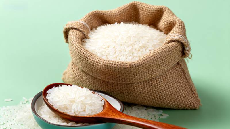 白米袋与木勺图片