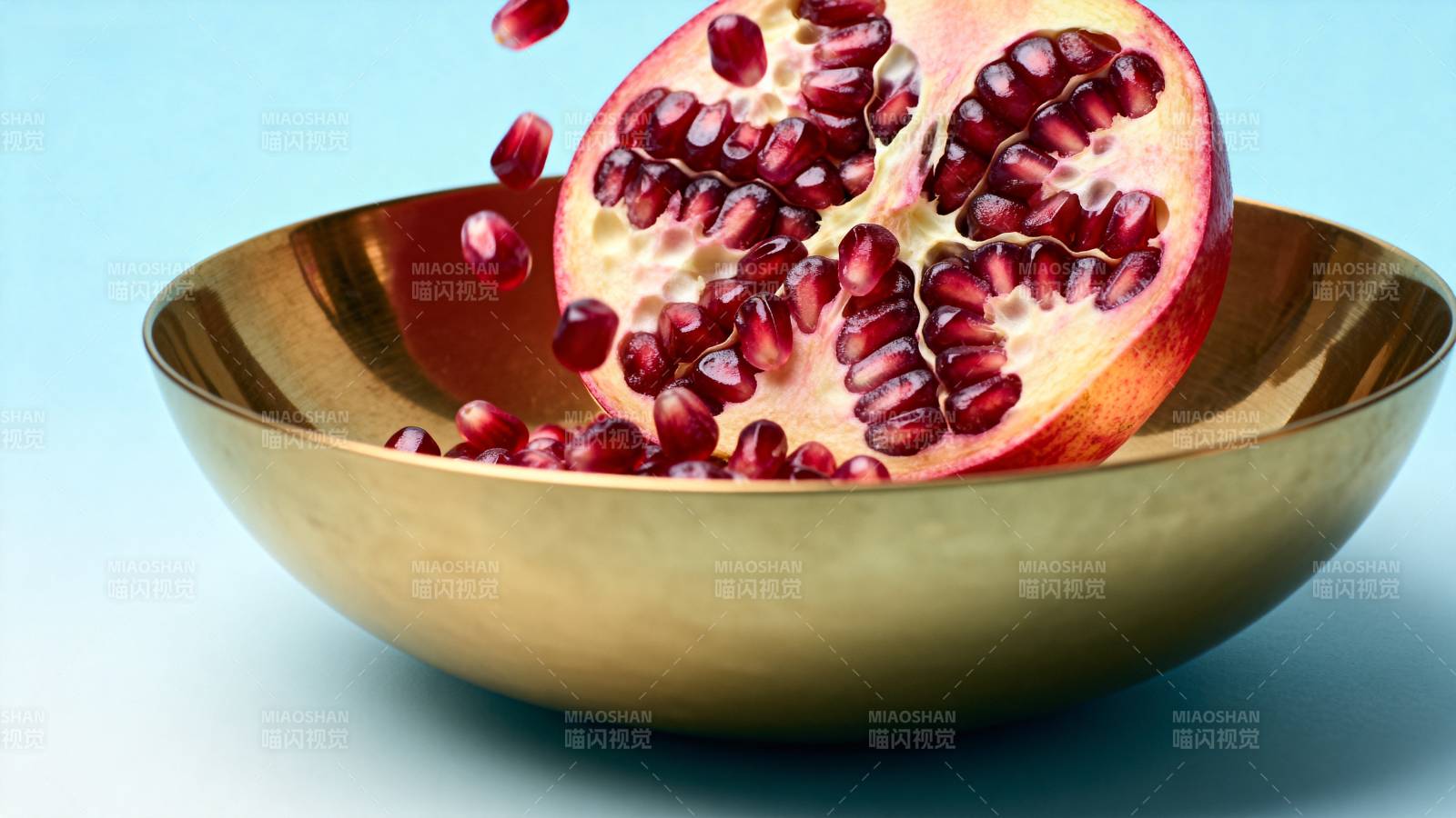 石榴籽落入金碗图片