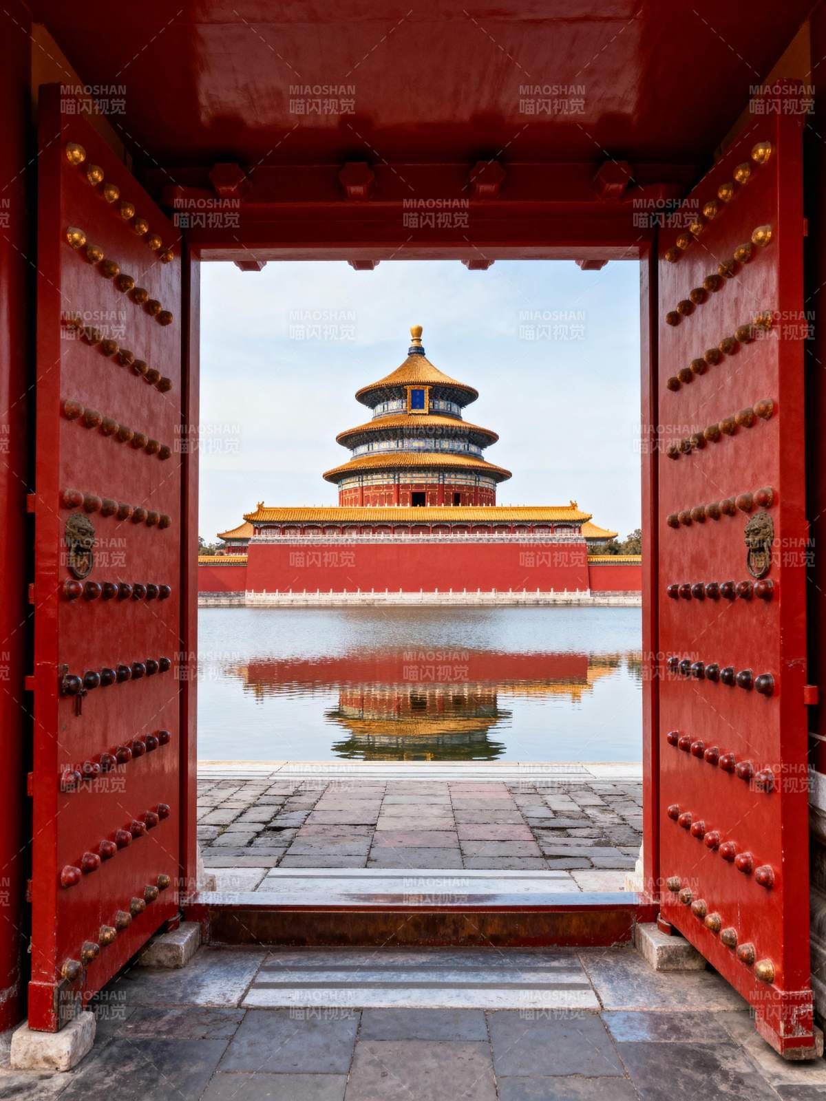 天坛祈年殿倒影图片