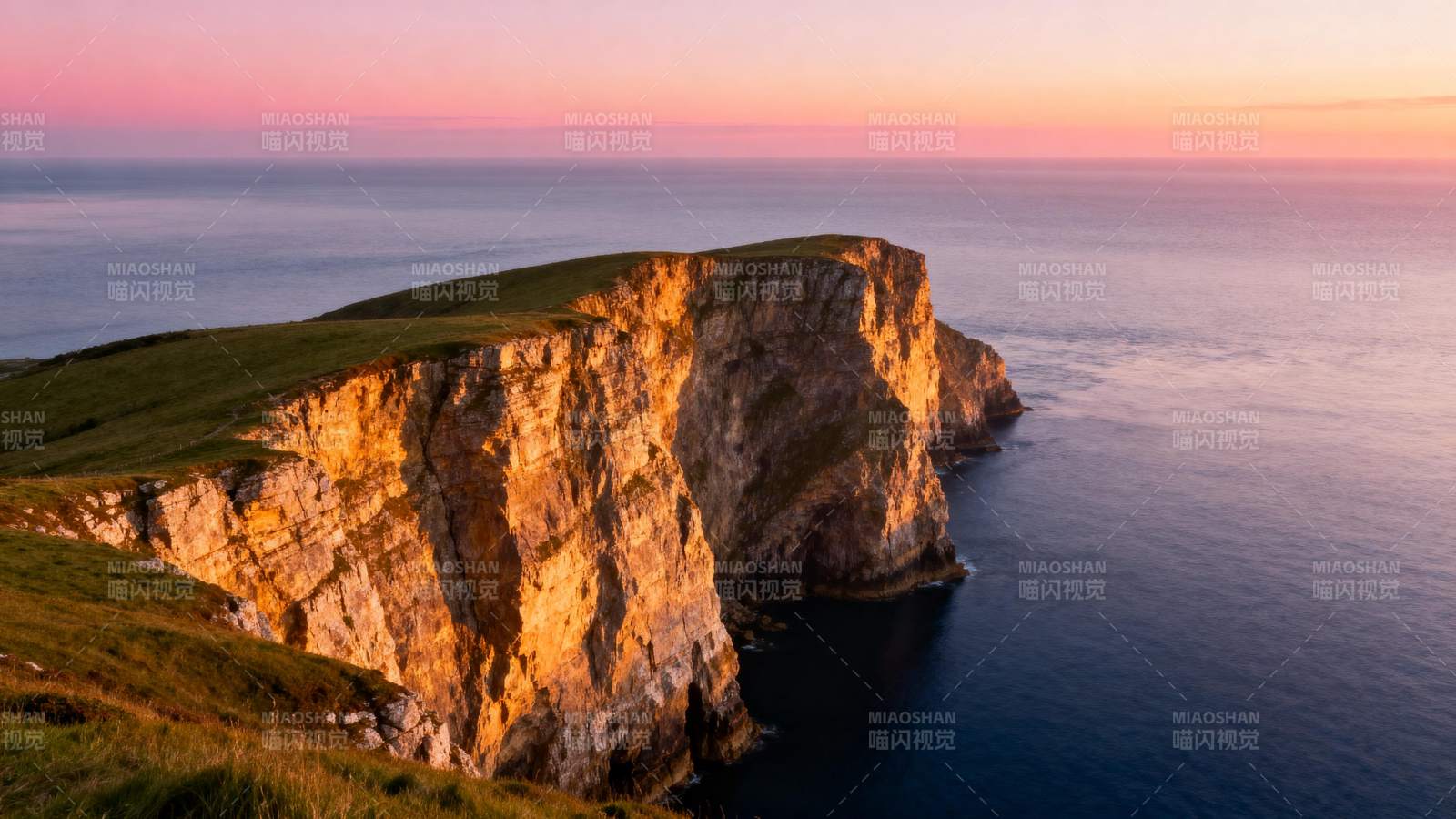 悬崖日落海景图片