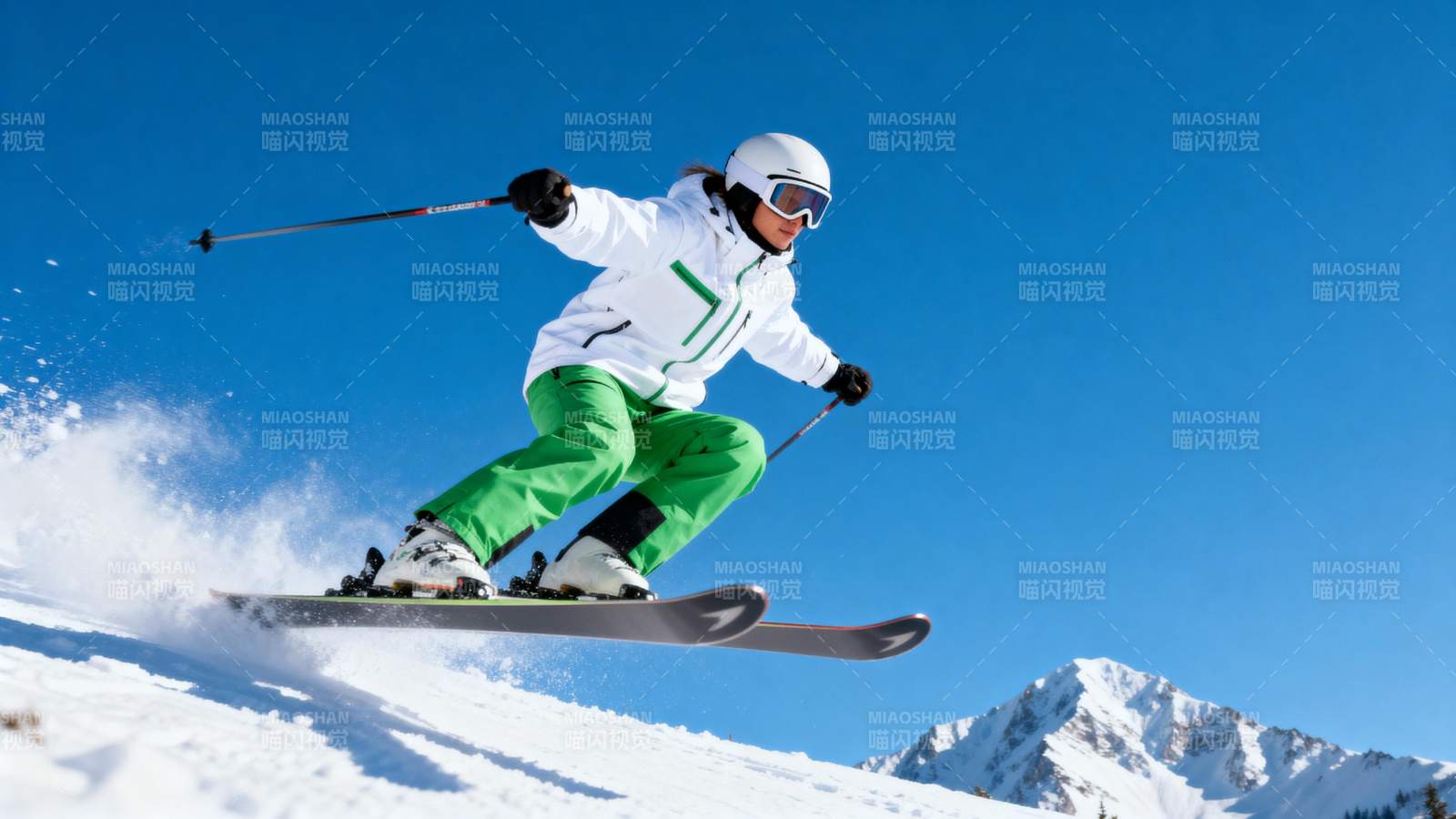 滑雪者跃雪飞驰图片