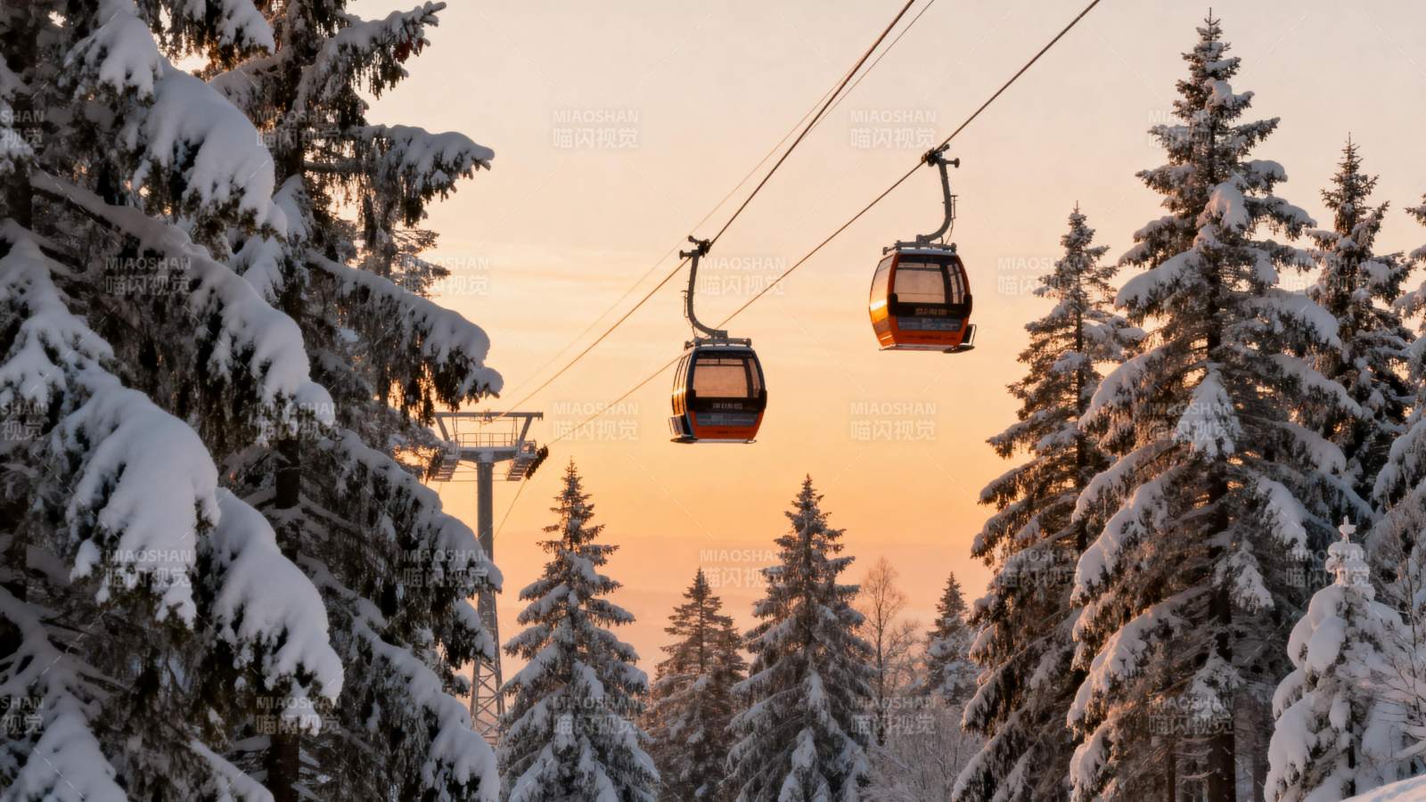 雪林缆车暮色美图片