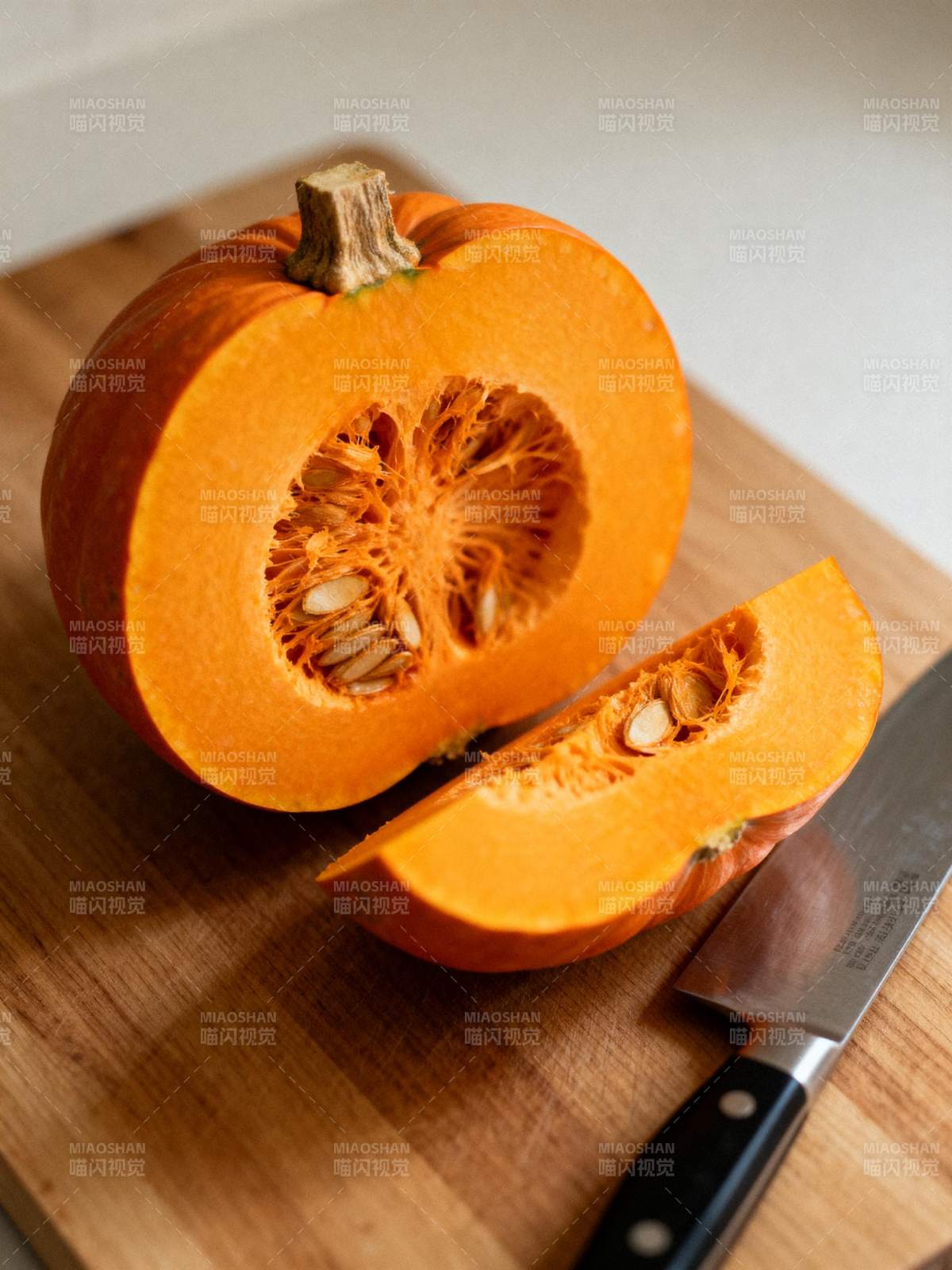 切开的南瓜图片