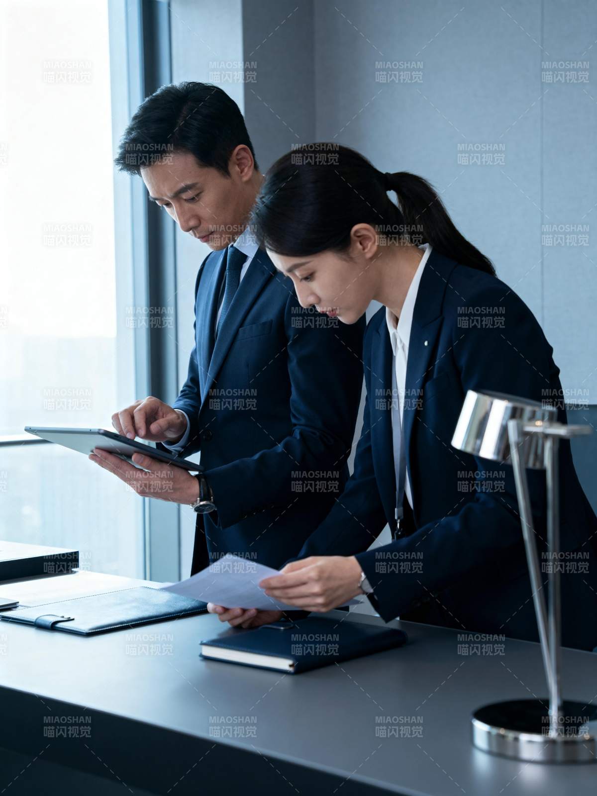 商务协作瞬间图片