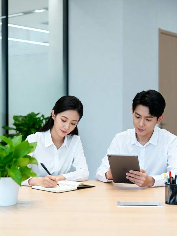 办公协作时刻图片