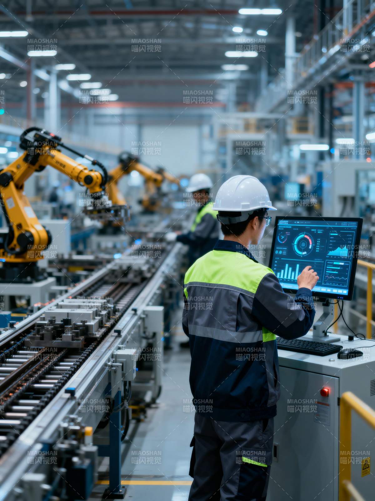 智能工厂操作员图片