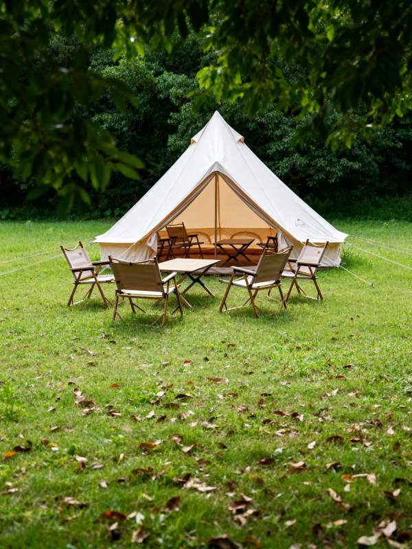 林间露营帐篷图片