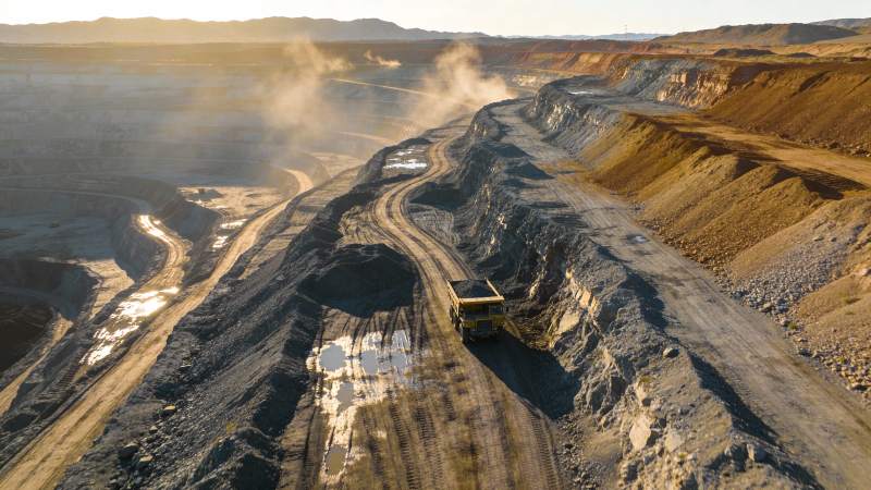 矿山开采现场图片