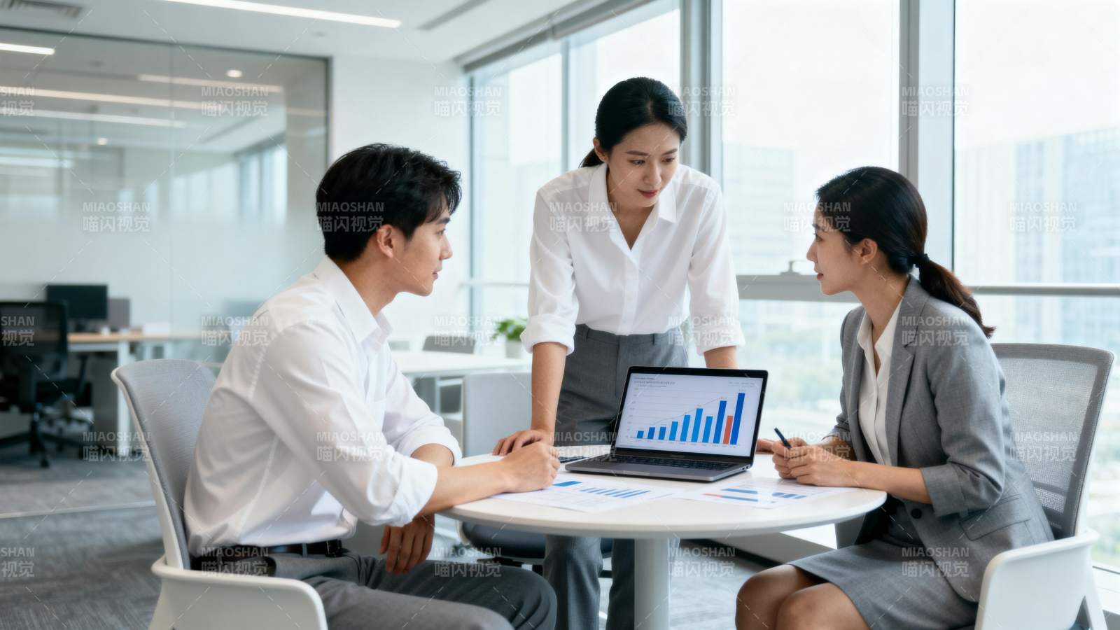 商务会议讨论图表图片