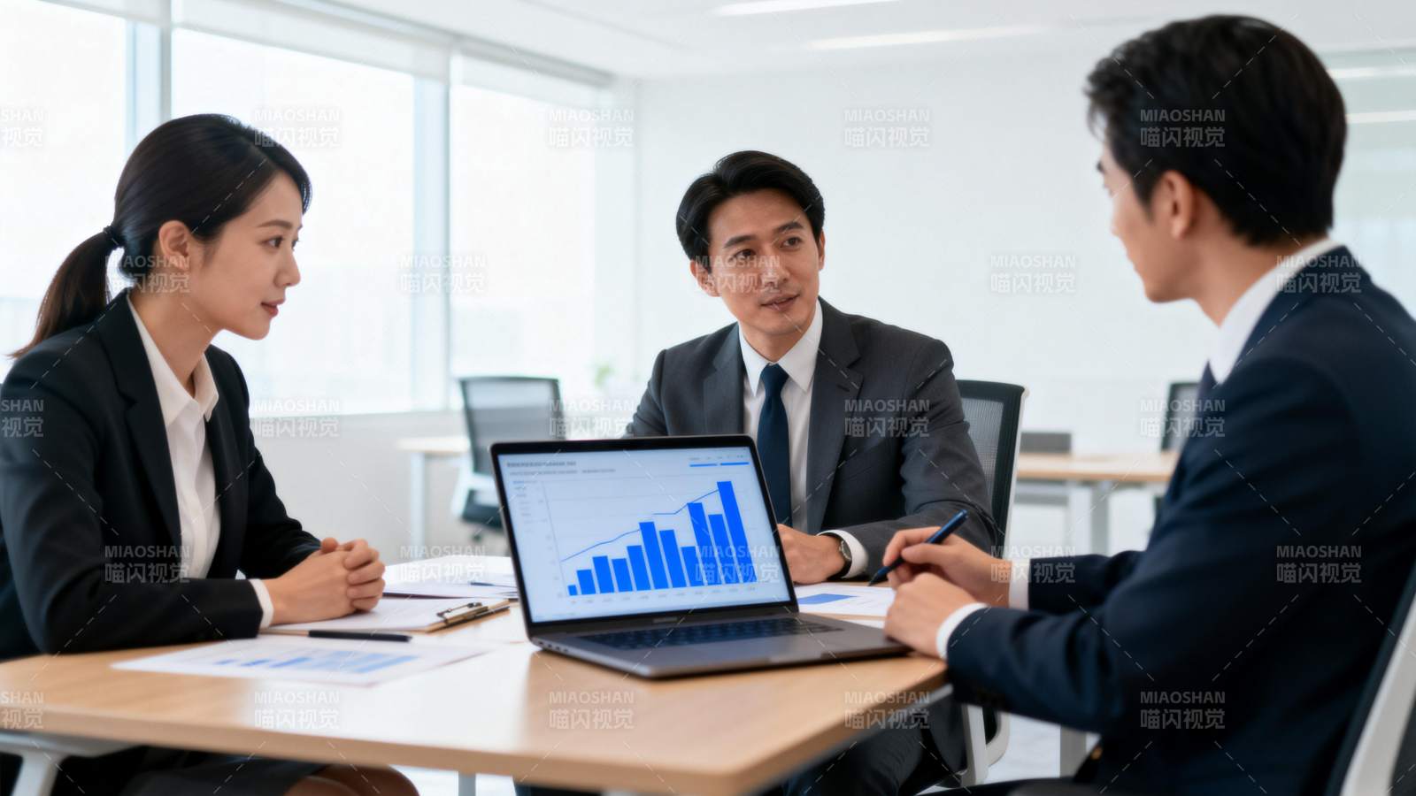 商务会议讨论数据图片