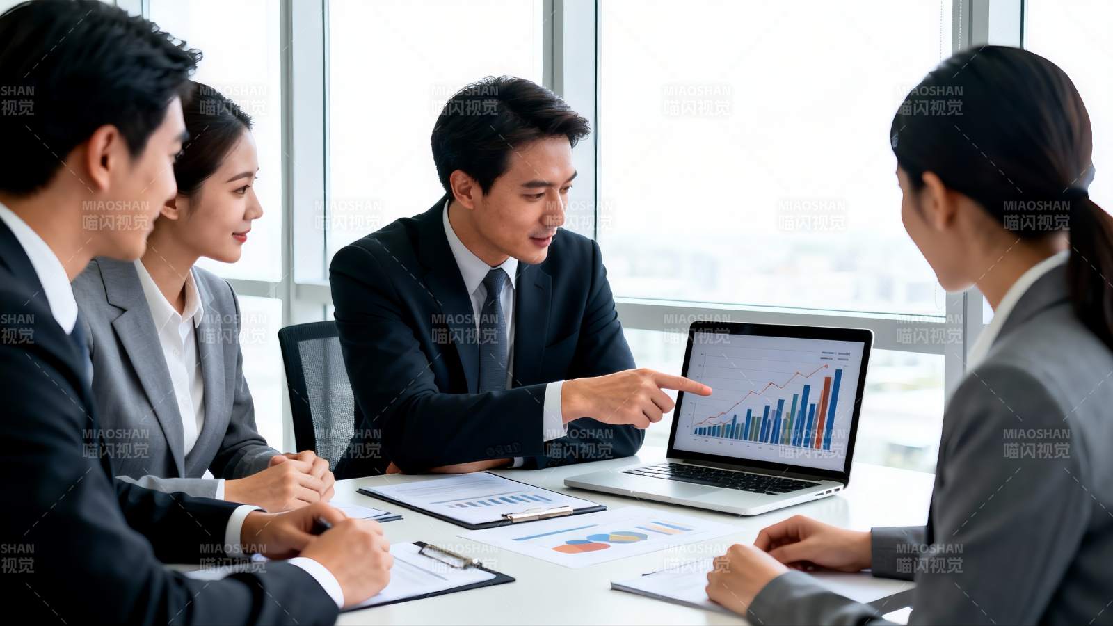 商务会议讨论图表图片