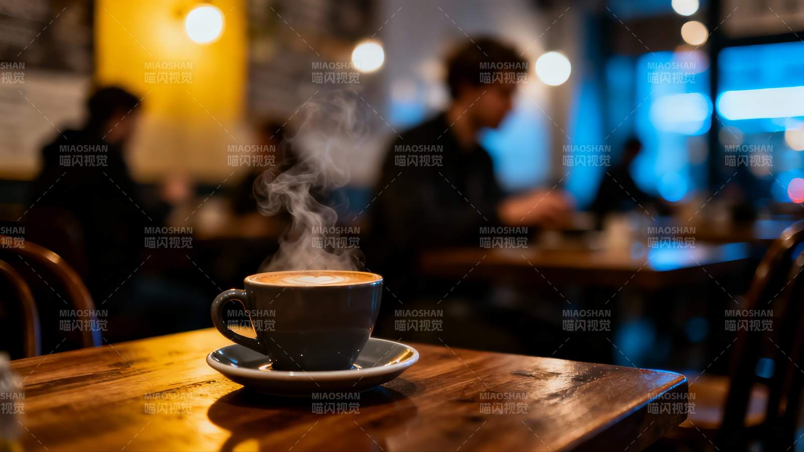 咖啡馆的温暖时光图片