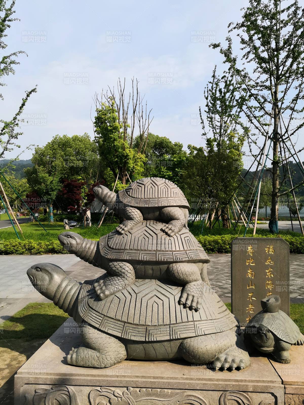 三龟叠石雕塑图片