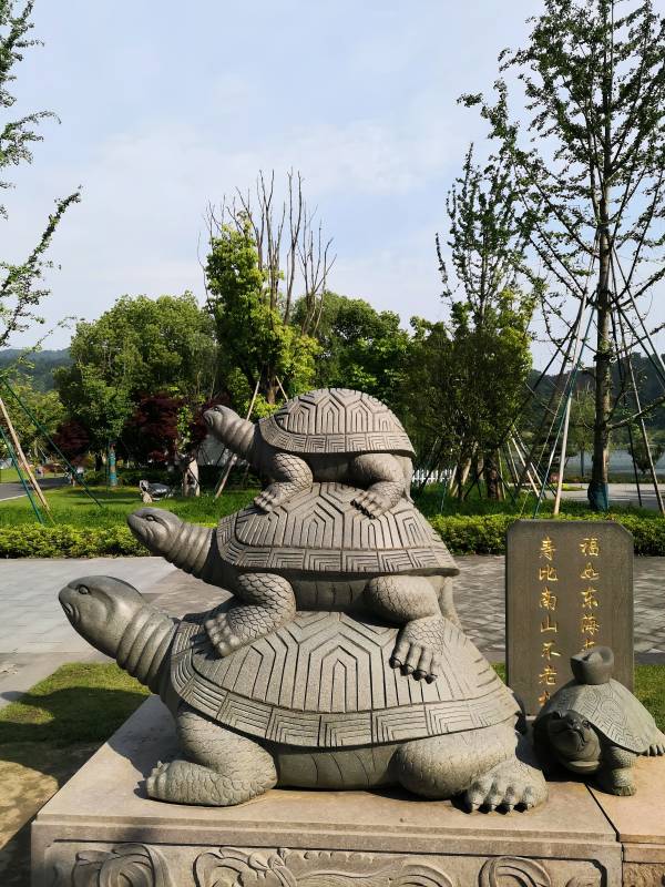 三龟叠石雕塑图片
