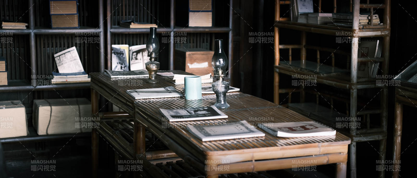 书房静谧阅读角图片