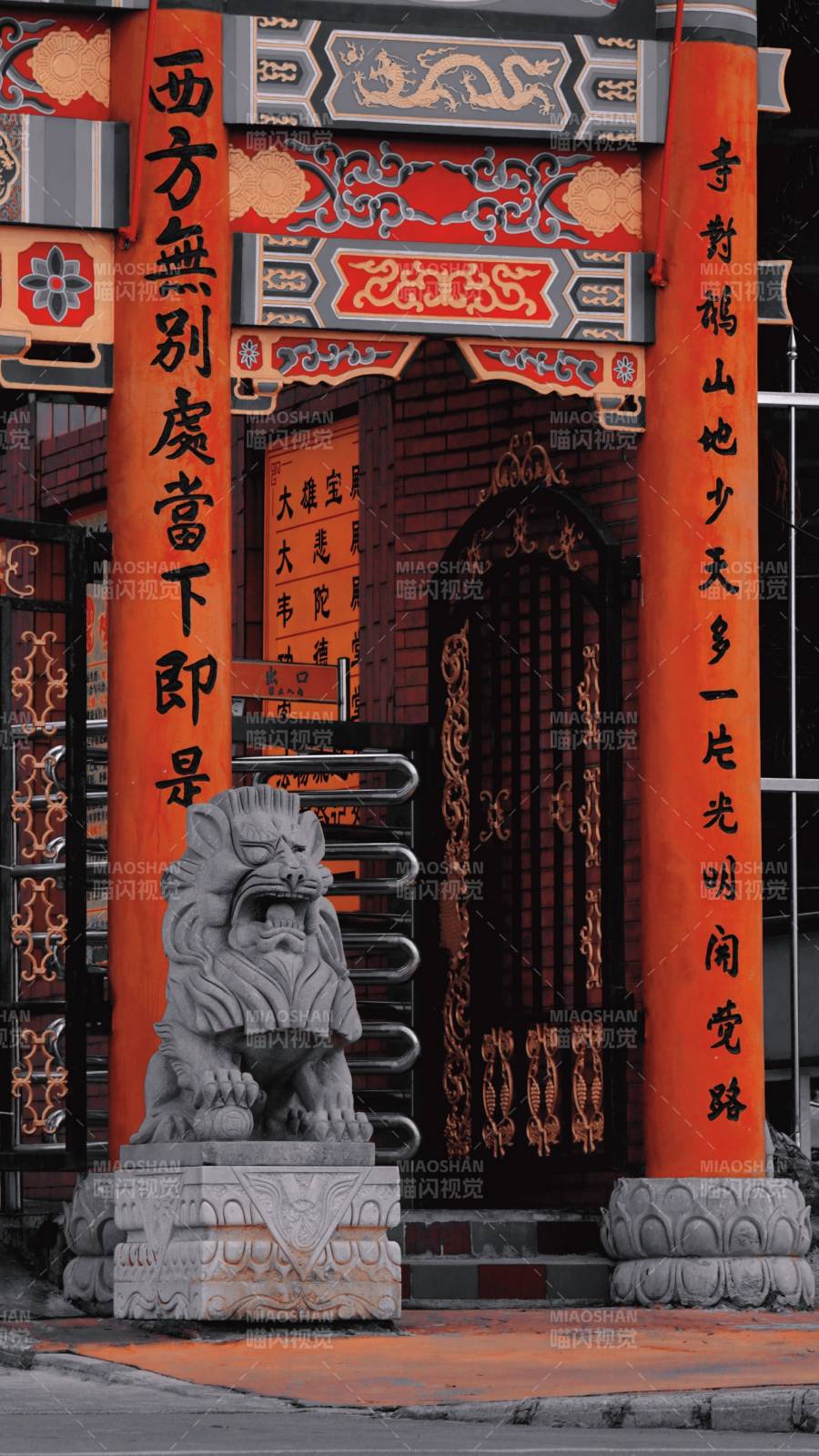 寺门石狮守卫图片