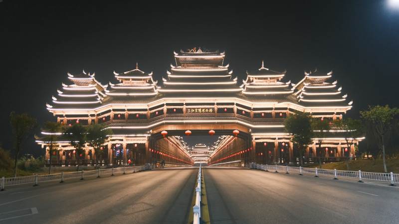 夜景古建筑大门图片