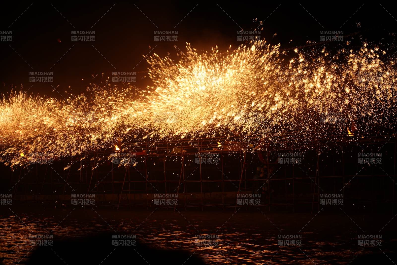 千灯会-打铁花图片