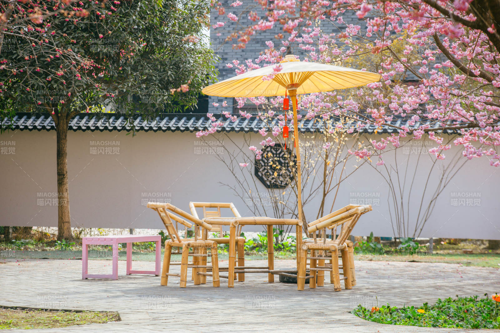 中式复古与樱花的安逸生活图片