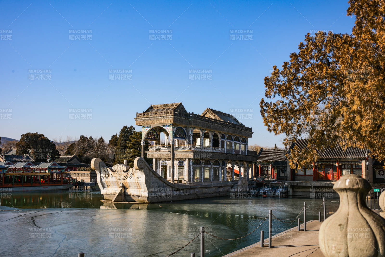 颐和园石舫秋景图片