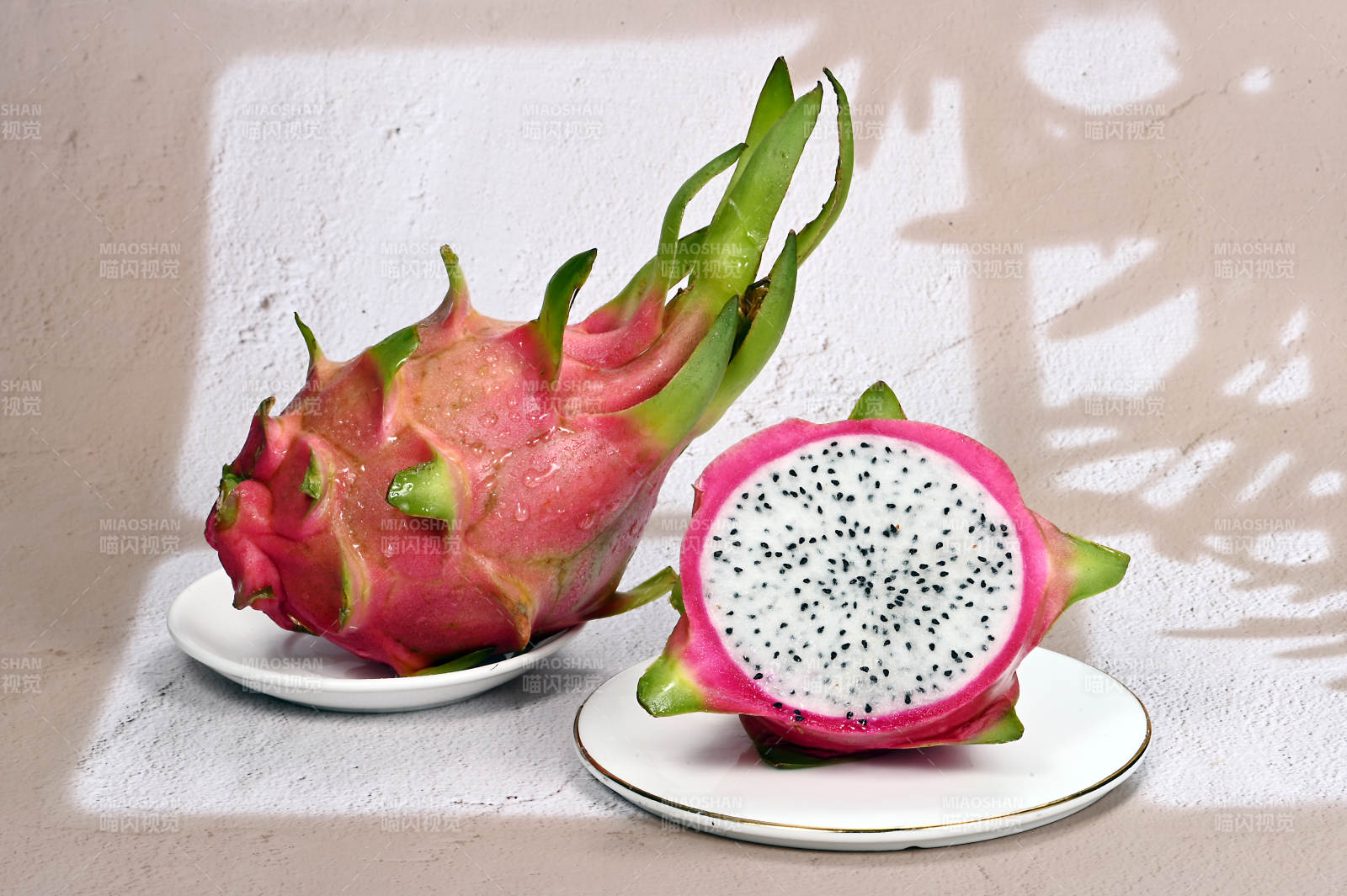 口感香甜爽口多汁的热带水果火龙果特写图片