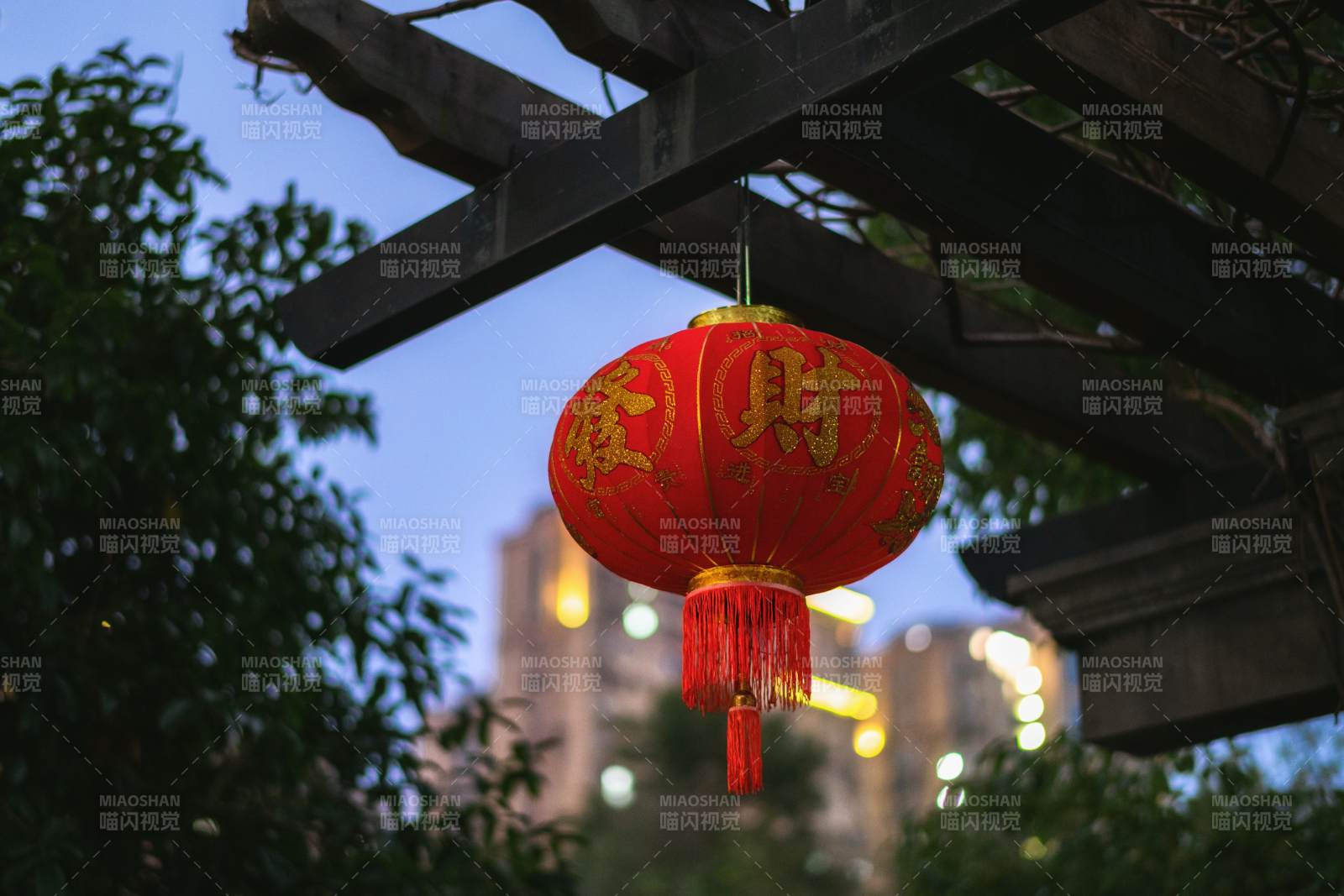 红灯笼迎新春图片