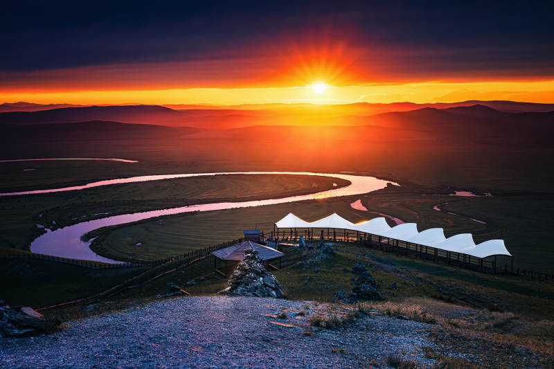 草原日落美景  乌兰山图片