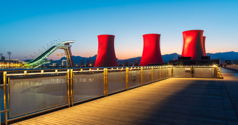 暮色中的首钢园图片