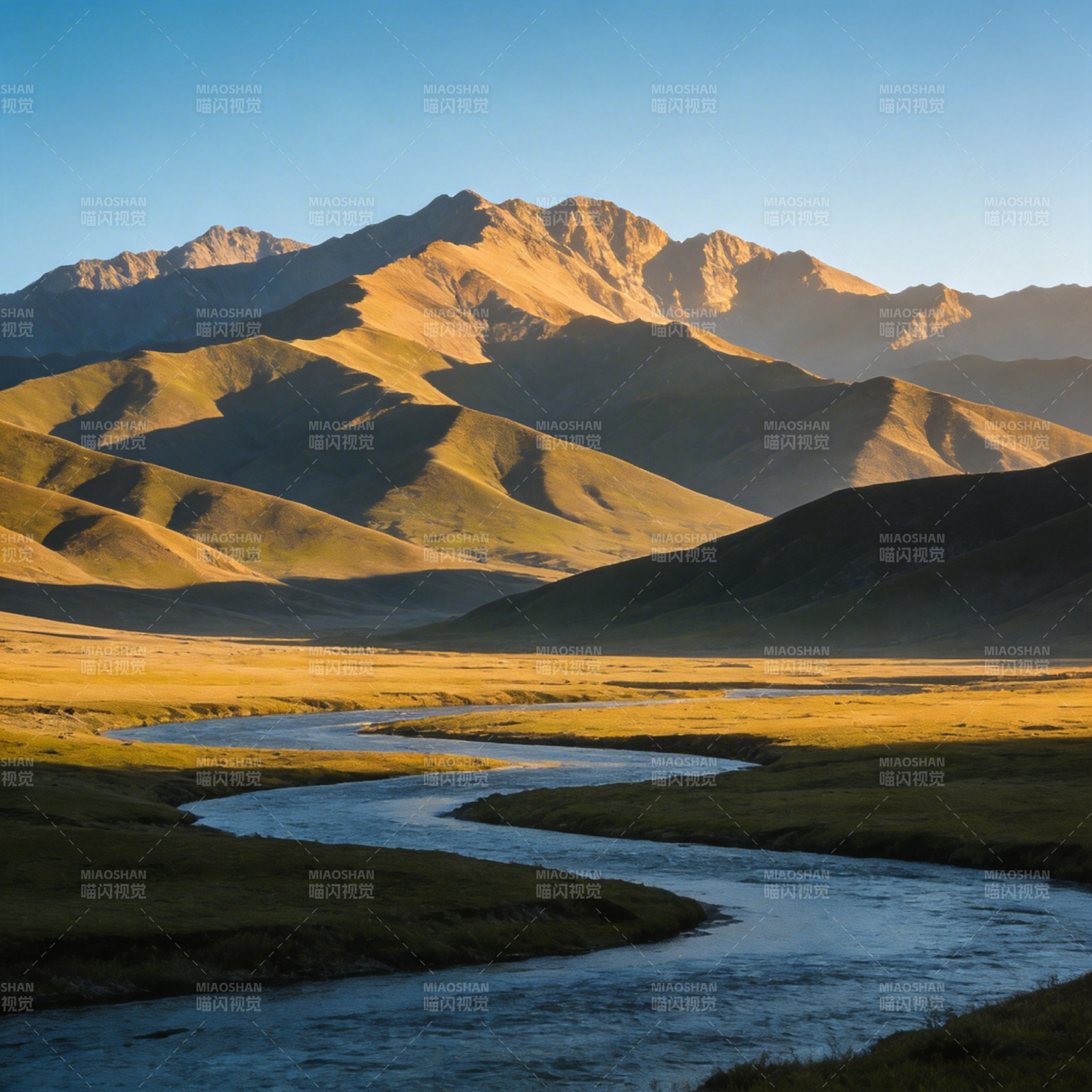 山河壮丽 晨光初照图片