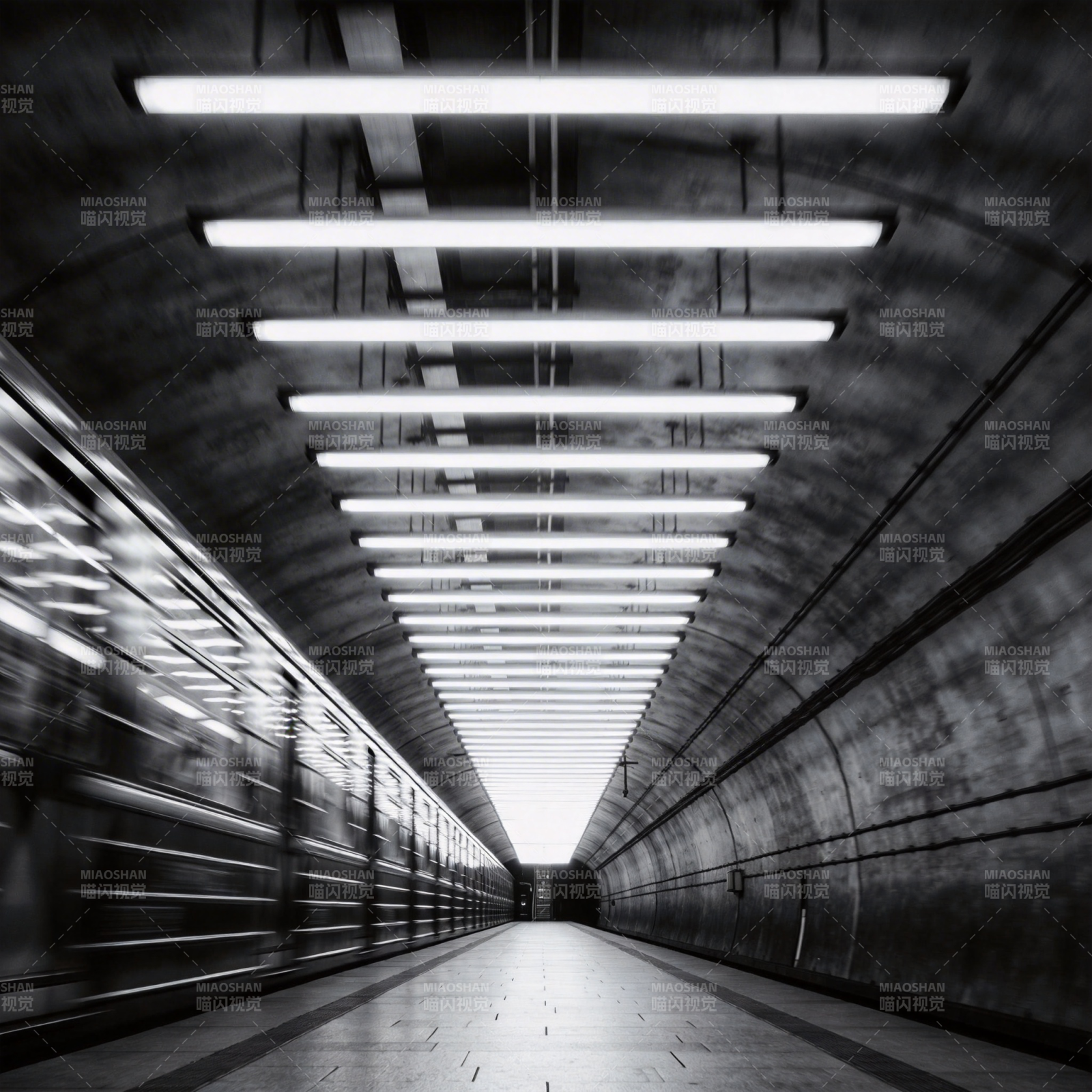 隧道深处的光图片