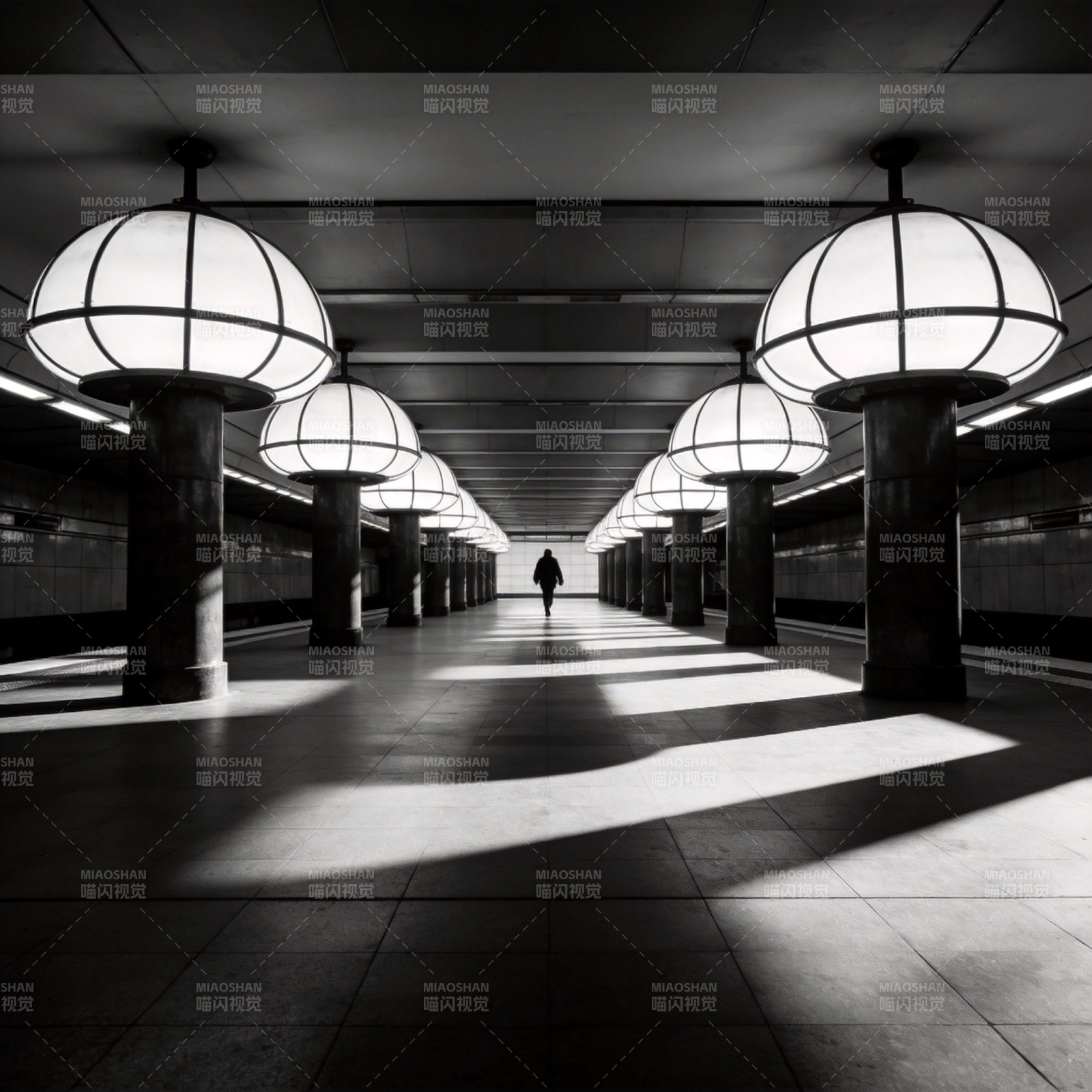 地铁站的光影交错图片