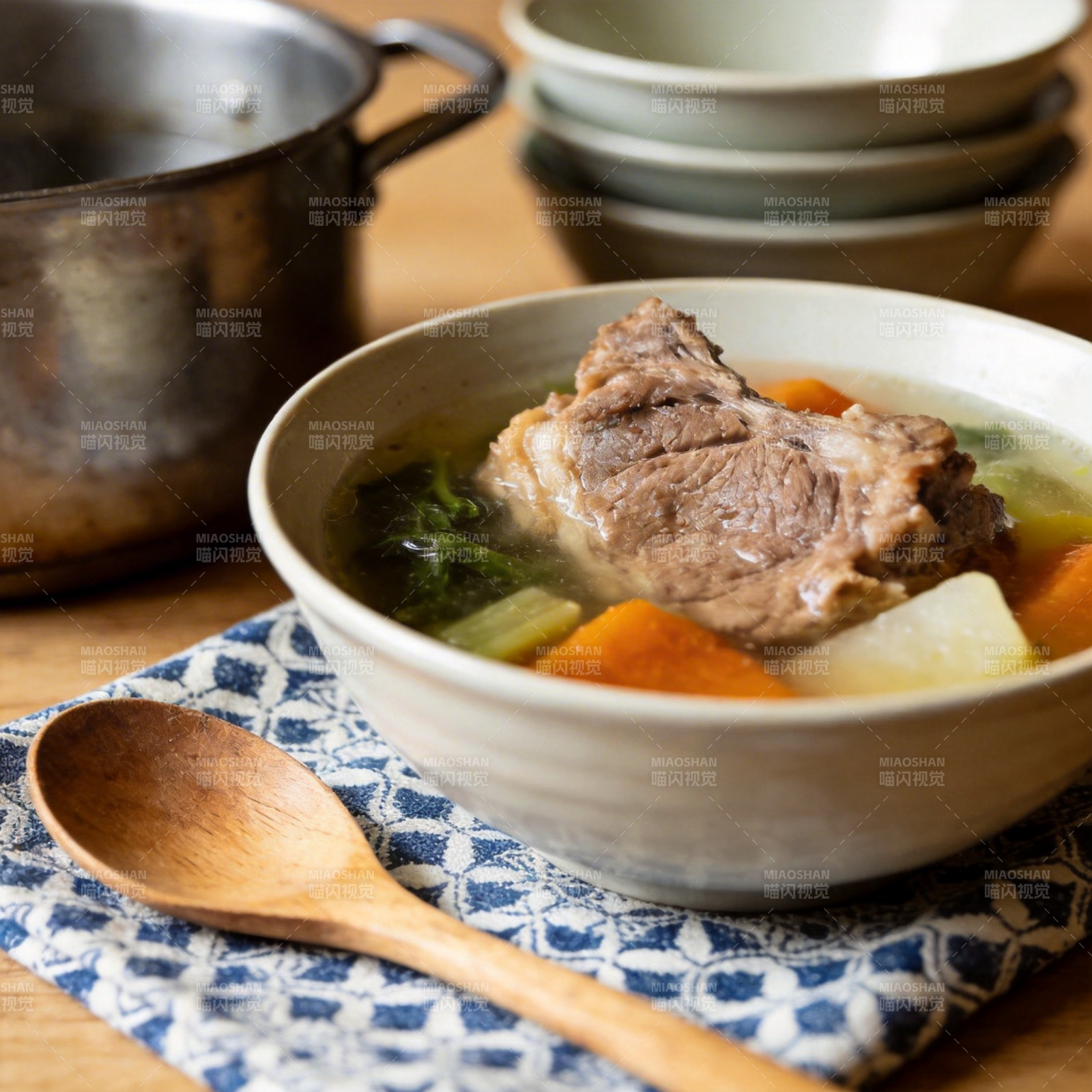 暖心炖肉汤图片